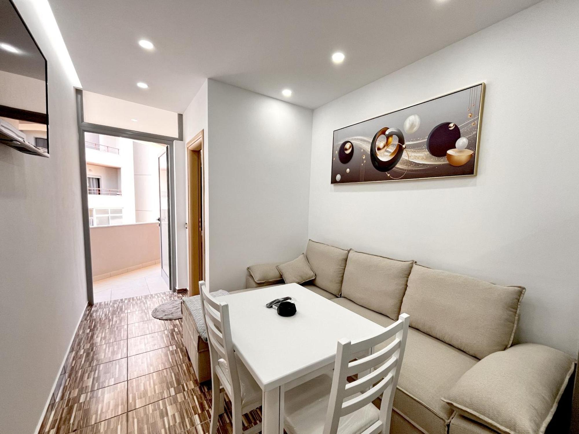 Appartement Kam In The Center Vlorë